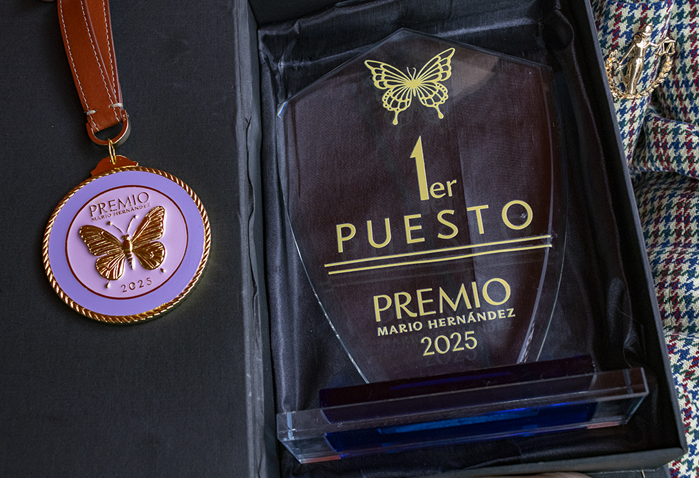 Trofeo y medalla primer puesto premio Mario Hernández