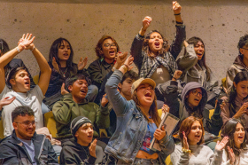 Grupo de nuevos estudiantes de Utadeo celebran concurso en inducciones